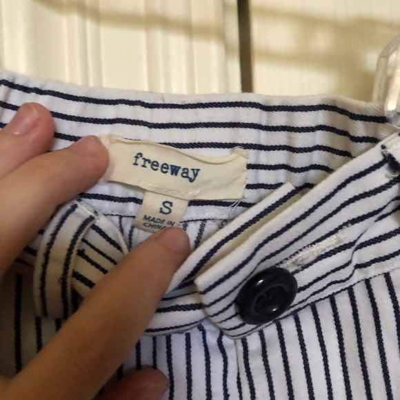 Striped pants - Picture 4 of 4